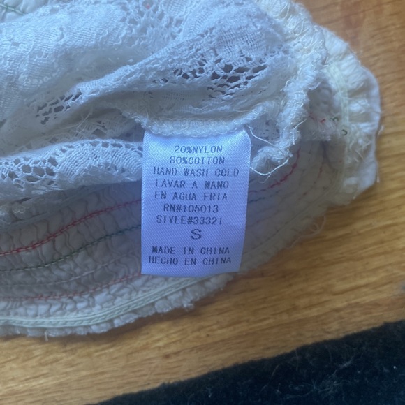 White Lace Embroidered Tank - Small - Picture 2 of 4